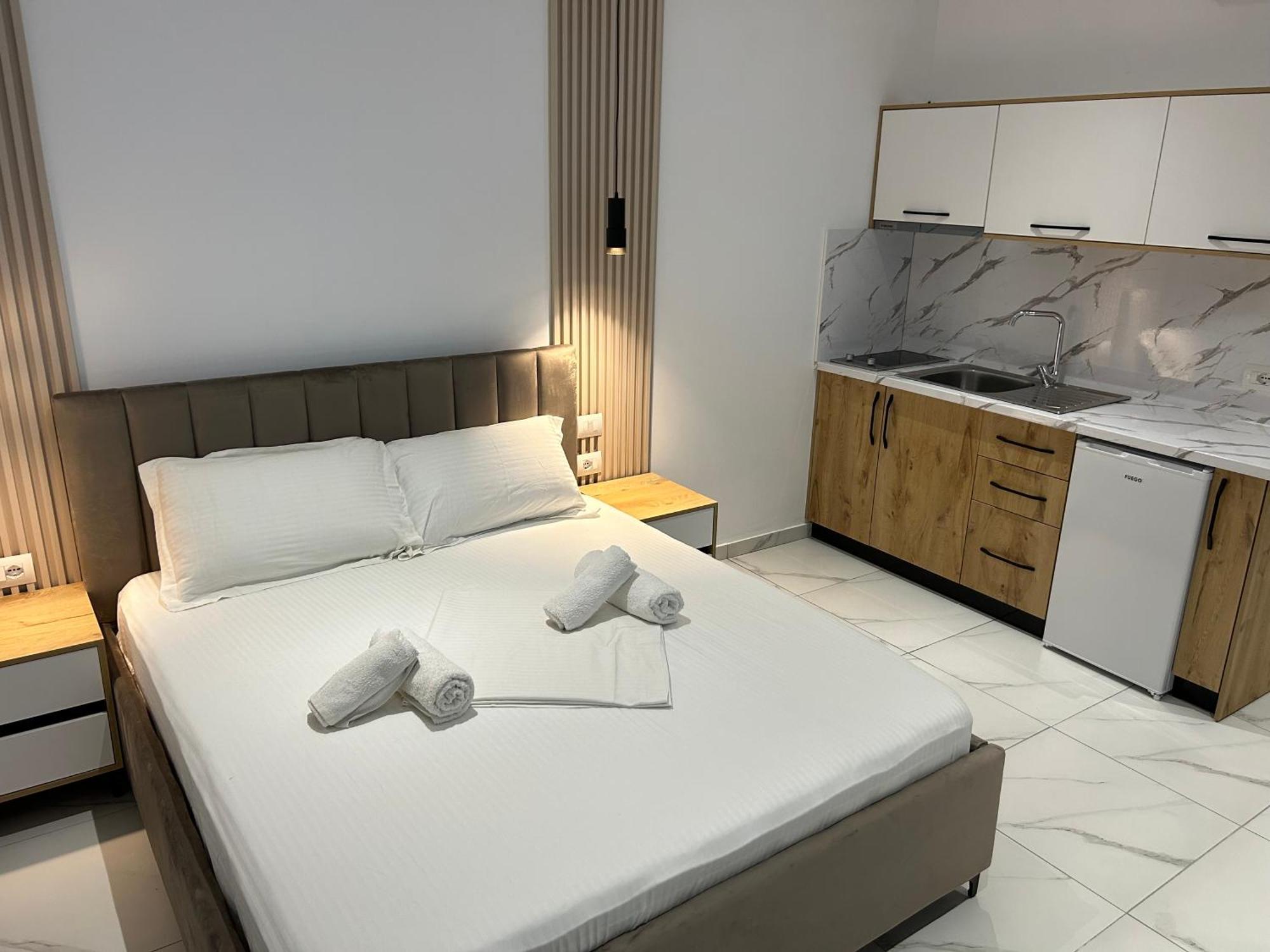 Full Moon Apartments Ксамил Экстерьер фото
