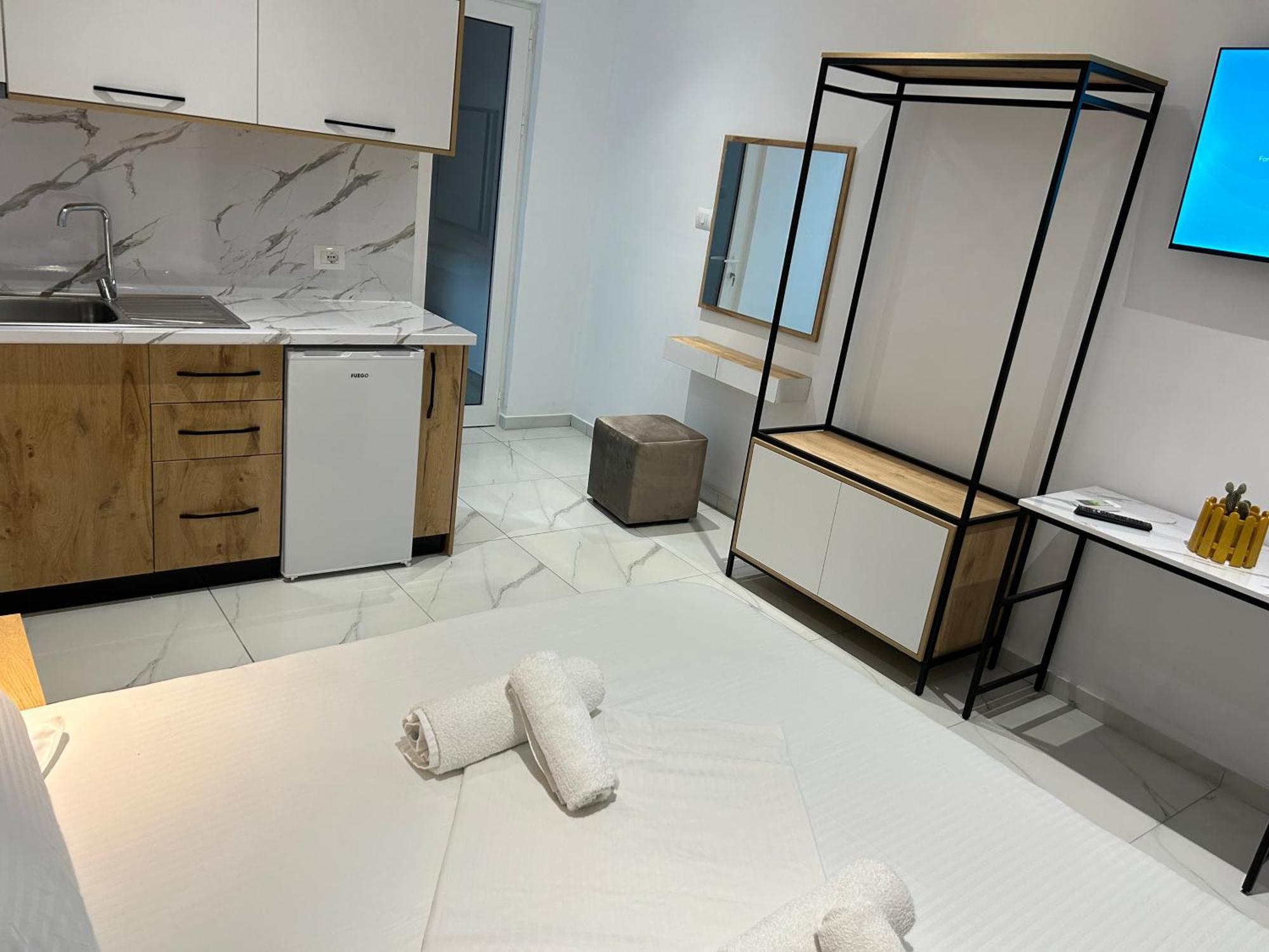 Full Moon Apartments Ксамил Экстерьер фото